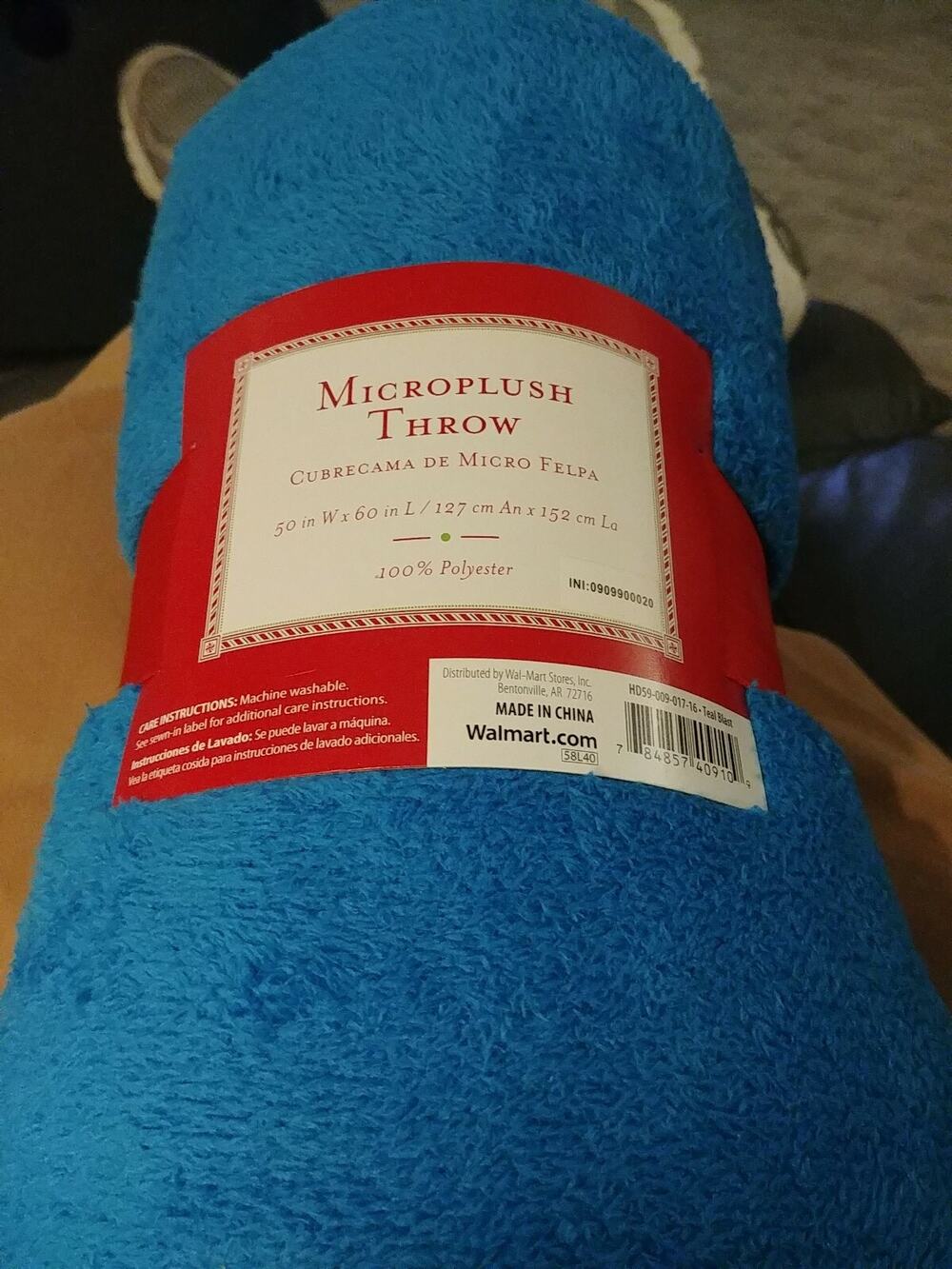 NEW Micro plush fabric Throw NWT 50 in by 60 inch Royal Blue Washable